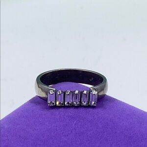 💛 Silver Sorrelli Rectangular Crystal Ring